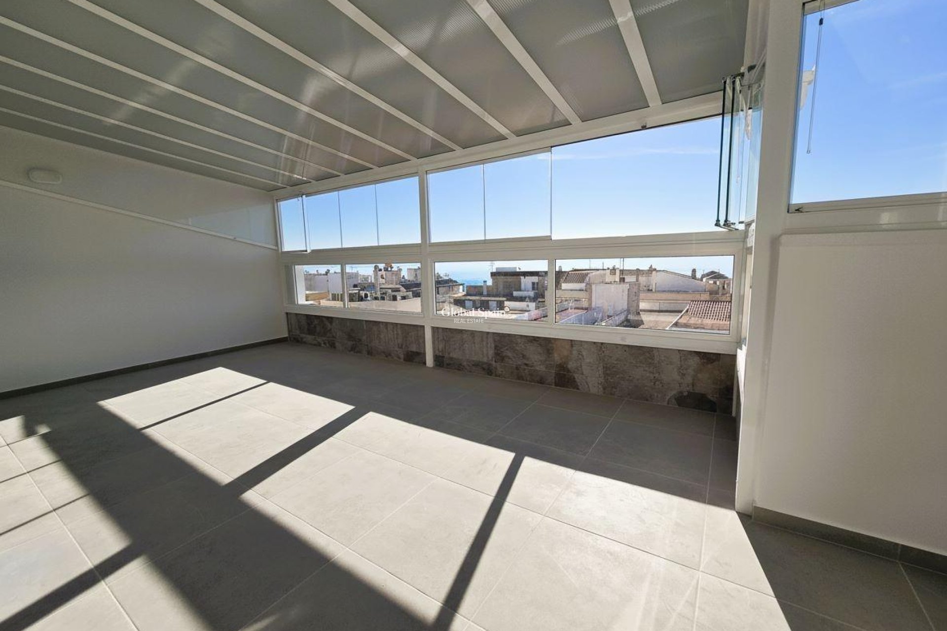 Odsprzedaż - PENTHOUSE -
TORREVIEJA - Playa del Cura