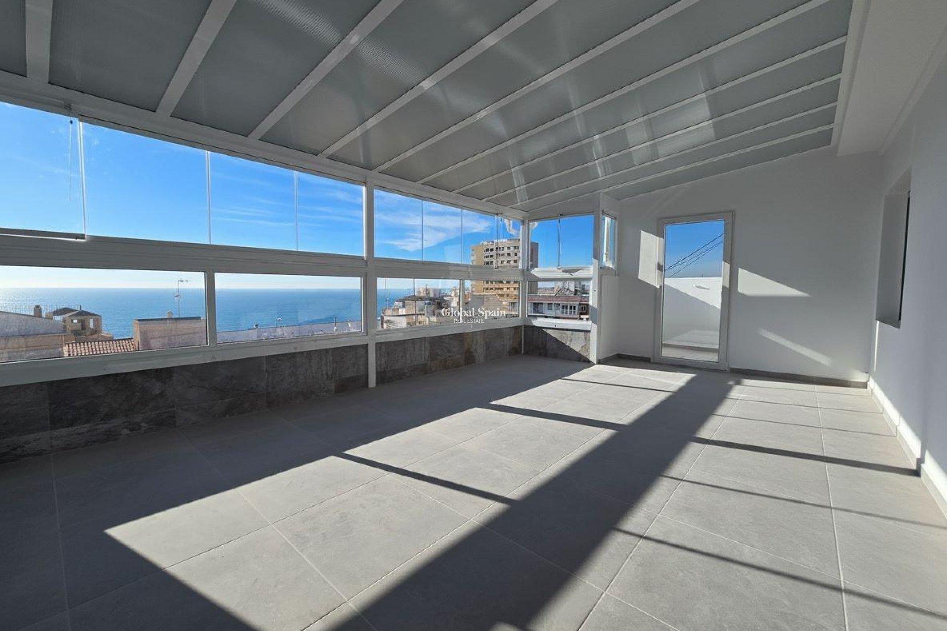 Odsprzedaż - PENTHOUSE -
TORREVIEJA - Playa del Cura