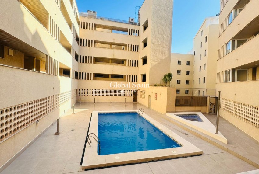 Odsprzedaż - PENTHOUSE -
TORREVIEJA - Playa del Cura