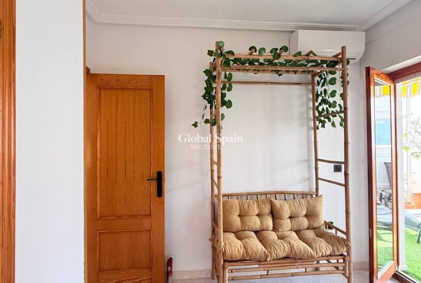 Odsprzedaż - PENTHOUSE -
TORREVIEJA - Playa del Cura