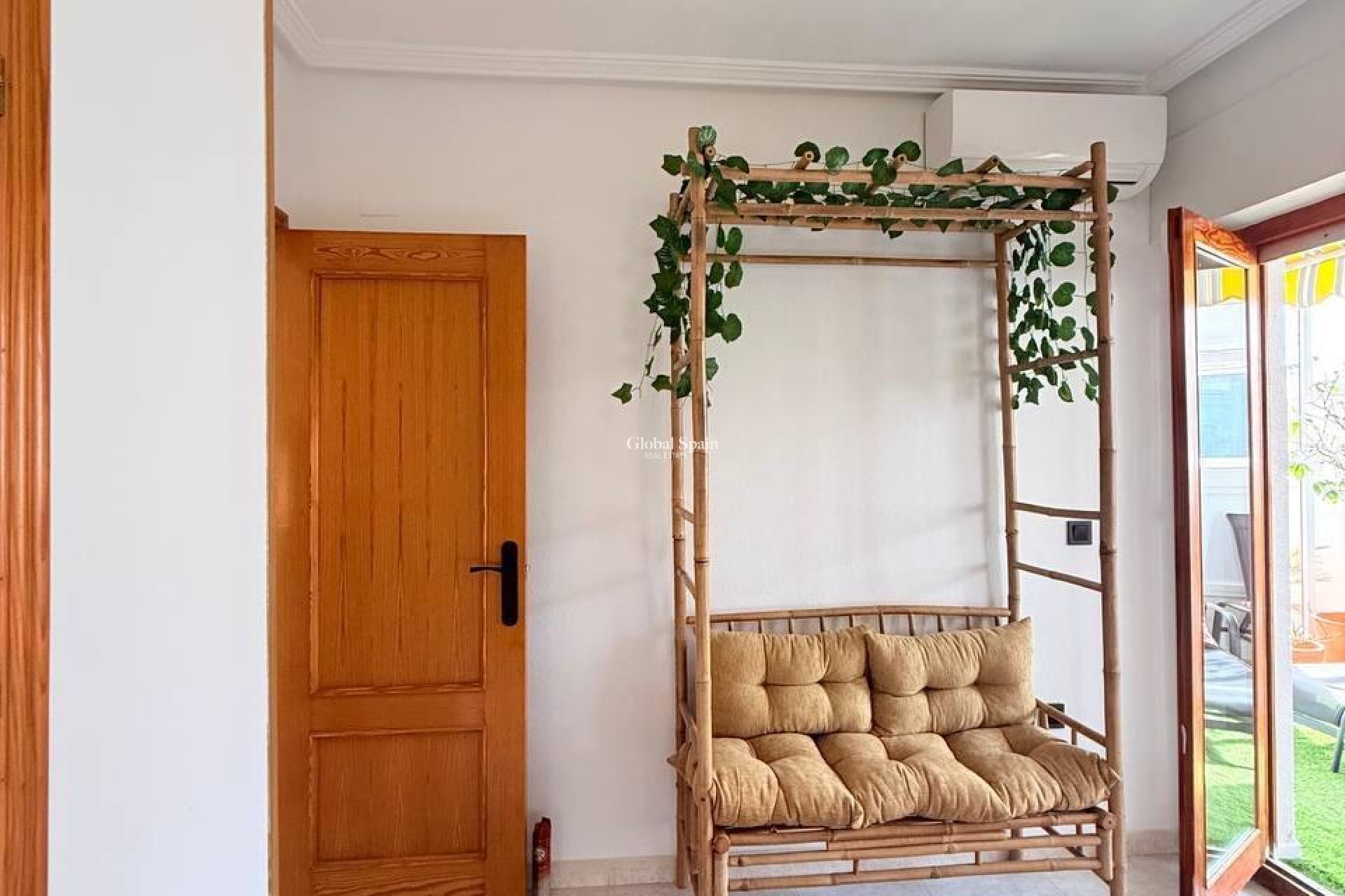 Odsprzedaż - PENTHOUSE -
TORREVIEJA - Playa del Cura