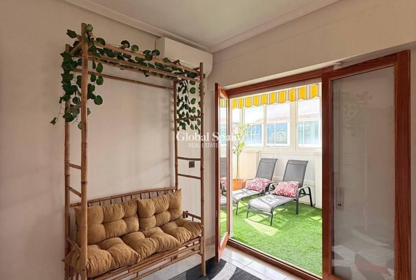 Odsprzedaż - PENTHOUSE -
TORREVIEJA - Playa del Cura