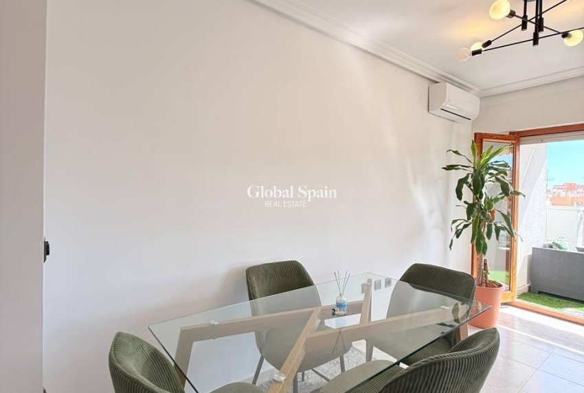 Odsprzedaż - PENTHOUSE -
TORREVIEJA - Playa del Cura