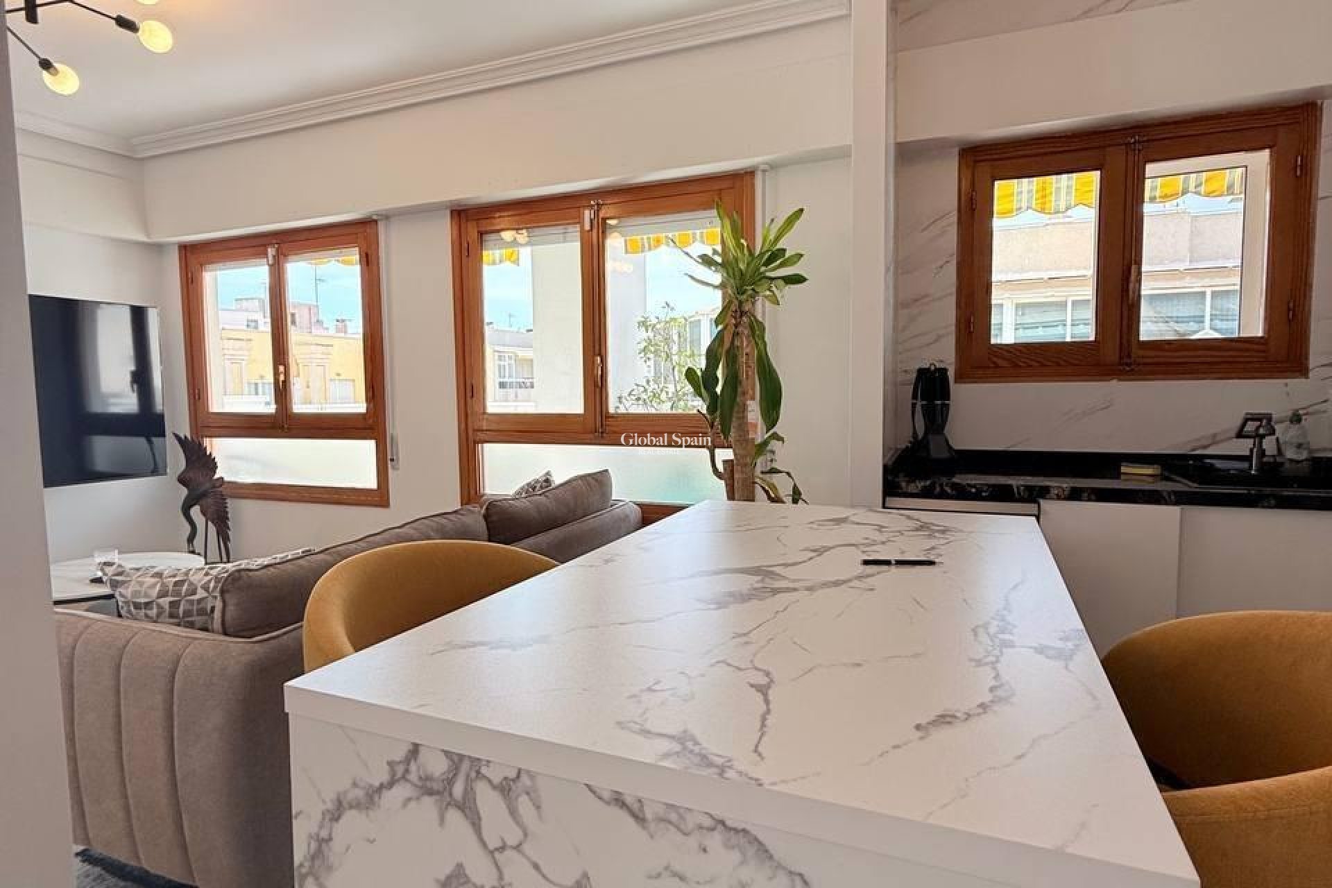 Odsprzedaż - PENTHOUSE -
TORREVIEJA - Playa del Cura