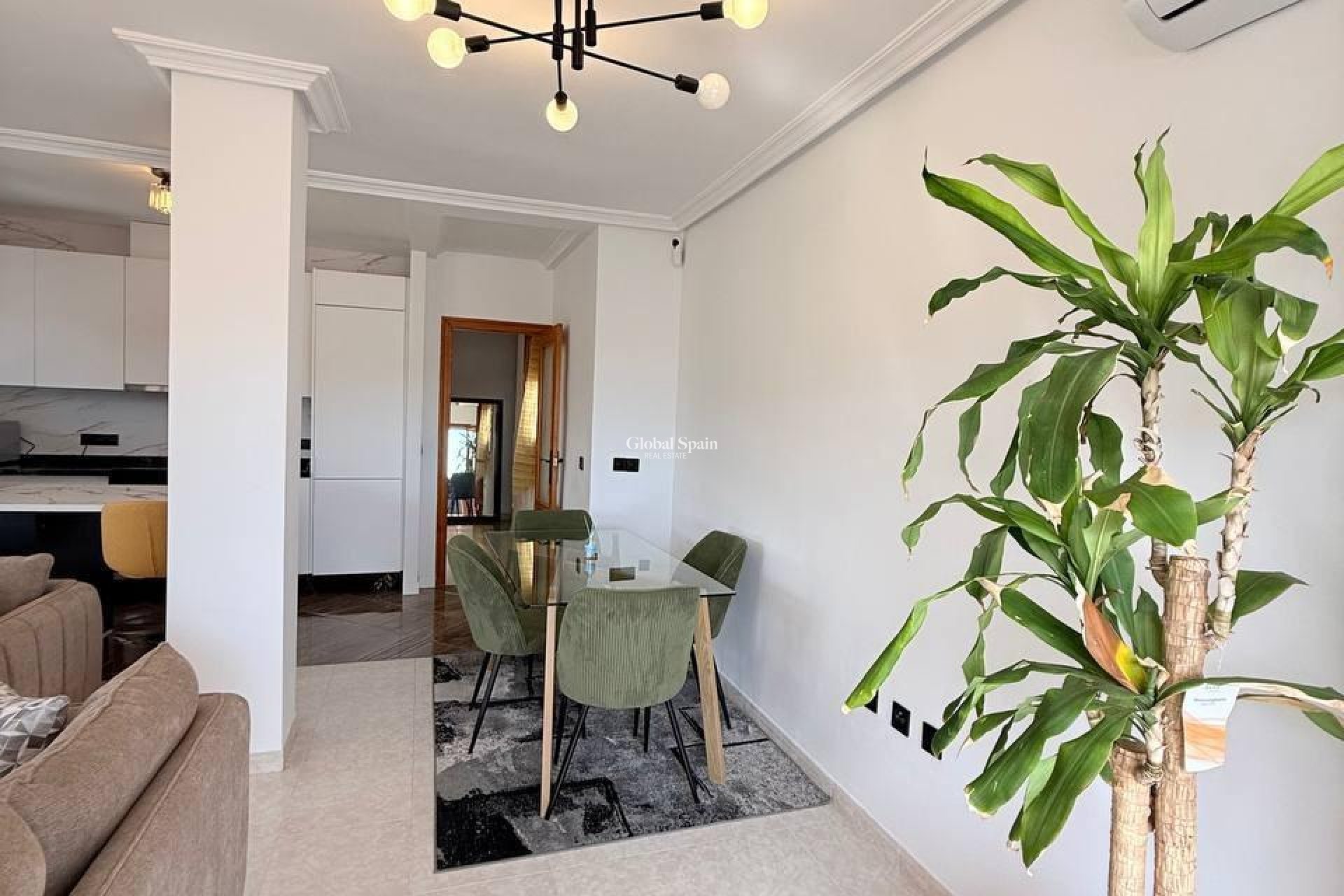 Odsprzedaż - PENTHOUSE -
TORREVIEJA - Playa del Cura