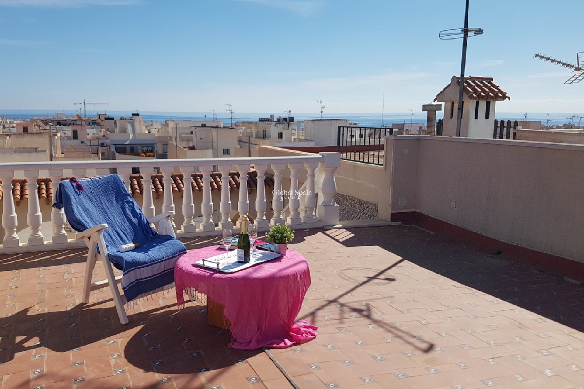 Odsprzedaż - PENTHOUSE -
TORREVIEJA - Playa del Cura