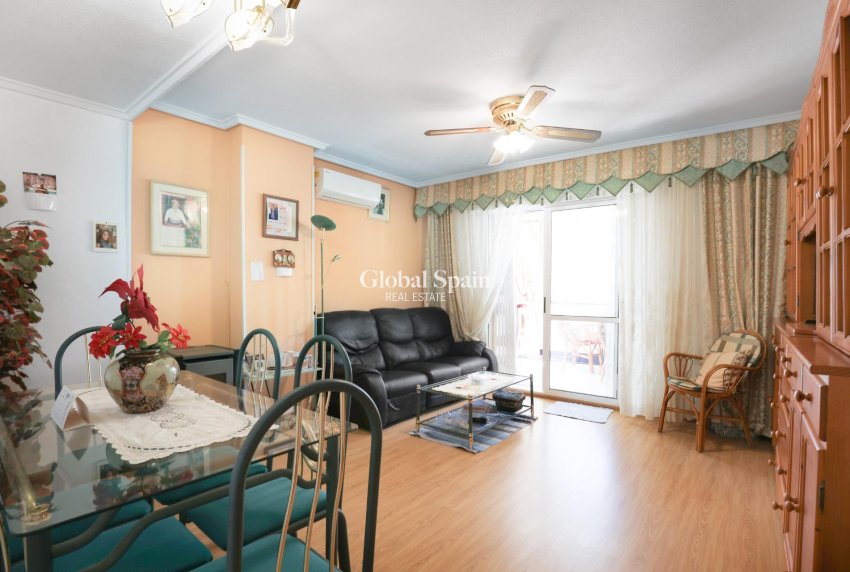 Odsprzedaż - PENTHOUSE -
TORREVIEJA - Playa del cura