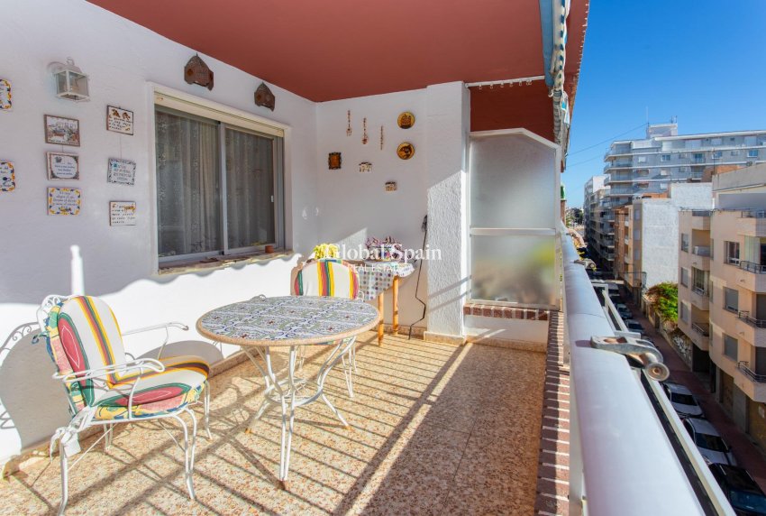 Odsprzedaż - PENTHOUSE -
TORREVIEJA - Playa del Cura