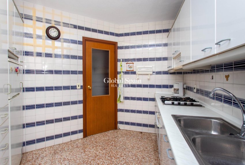 Odsprzedaż - PENTHOUSE -
TORREVIEJA - Playa del Cura