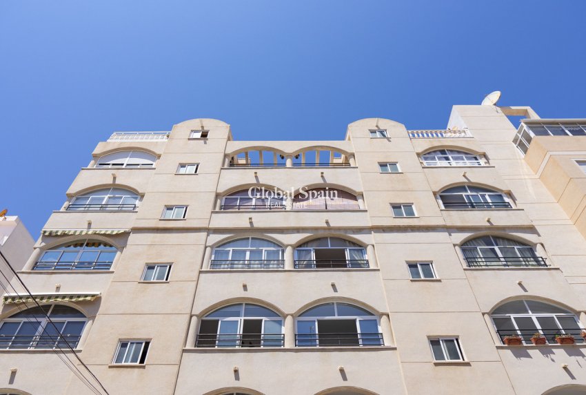 Odsprzedaż - PENTHOUSE -
TORREVIEJA - Playa del Cura
