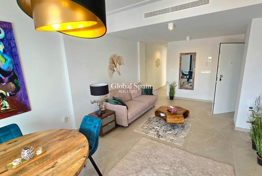 Odsprzedaż - PENTHOUSE -
TORREVIEJA - Playa del Cura