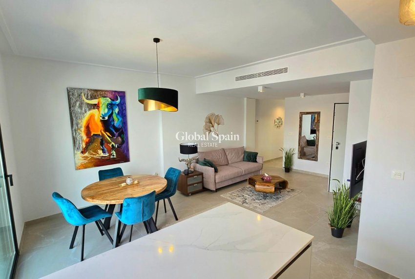 Odsprzedaż - PENTHOUSE -
TORREVIEJA - Playa del Cura