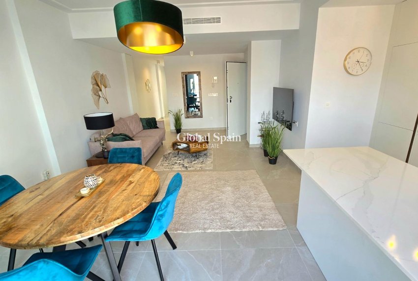 Odsprzedaż - PENTHOUSE -
TORREVIEJA - Playa del Cura