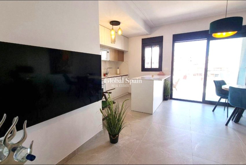 Odsprzedaż - PENTHOUSE -
TORREVIEJA - Playa del Cura