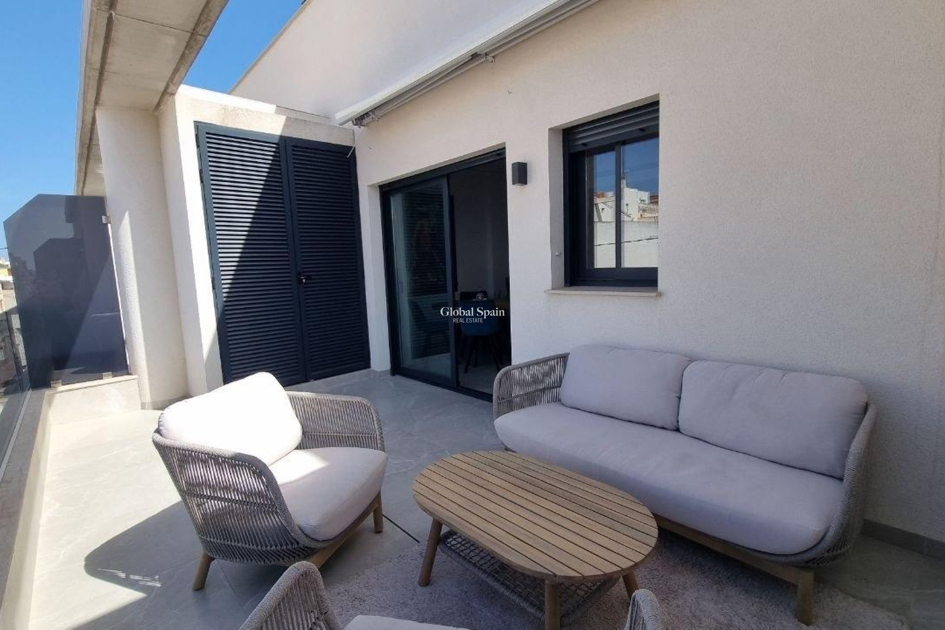 Odsprzedaż - PENTHOUSE -
TORREVIEJA - Playa del Cura