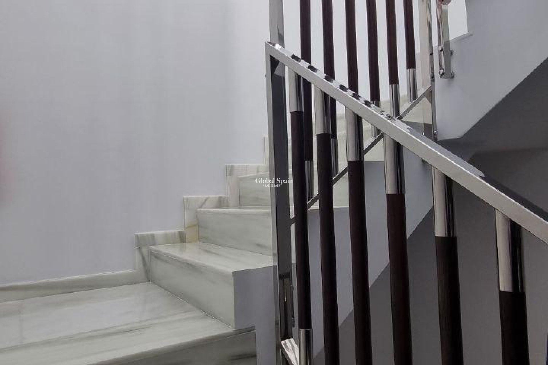Odsprzedaż - PENTHOUSE -
TORREVIEJA - Playa del Cura
