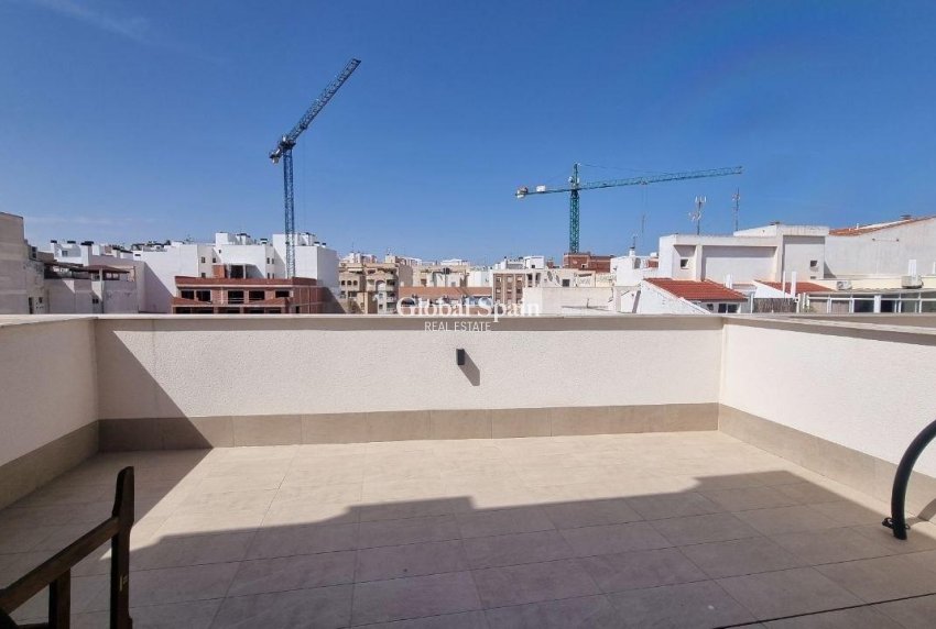 Odsprzedaż - PENTHOUSE -
TORREVIEJA - Playa del Cura