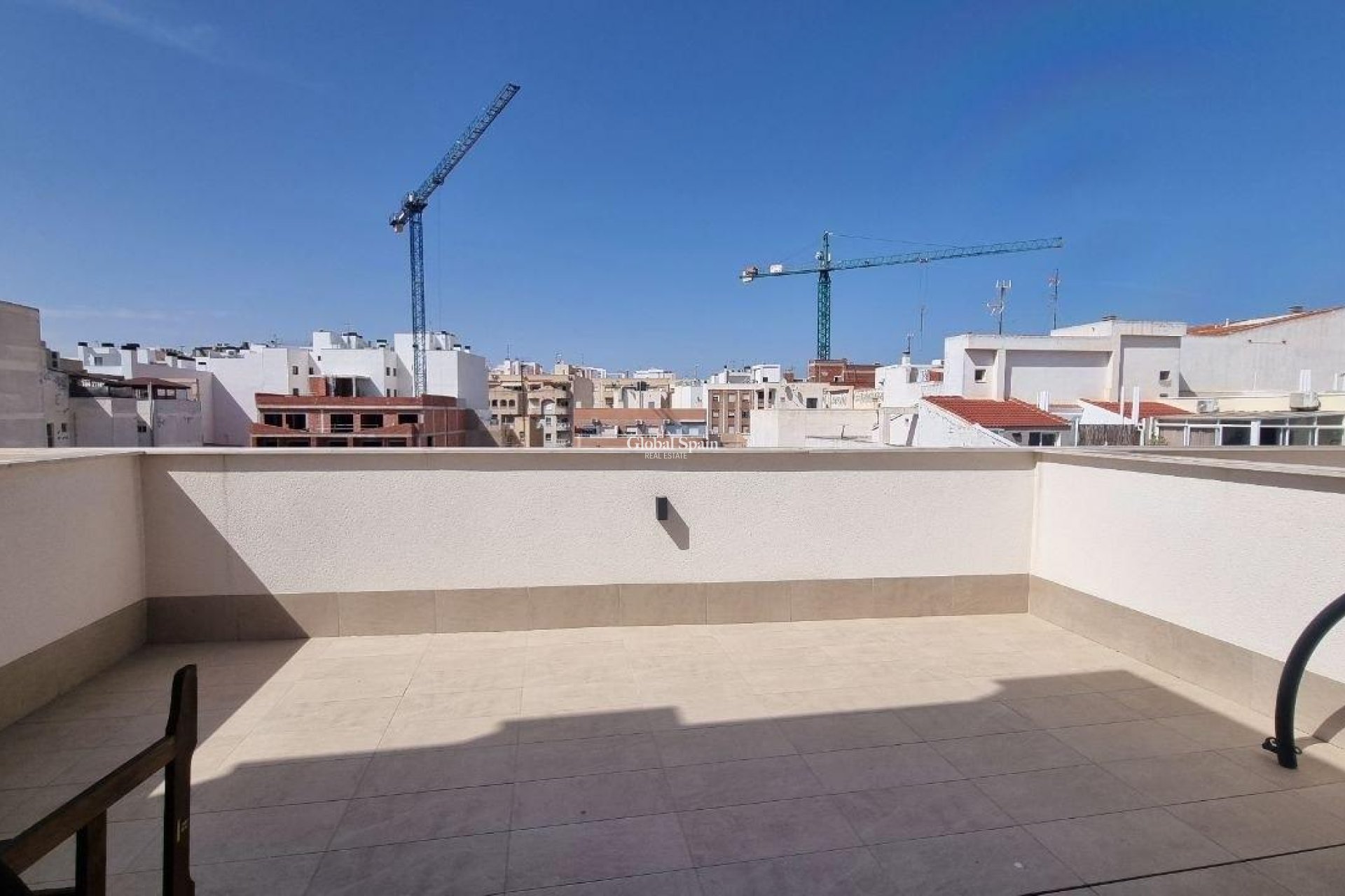 Odsprzedaż - PENTHOUSE -
TORREVIEJA - Playa del Cura