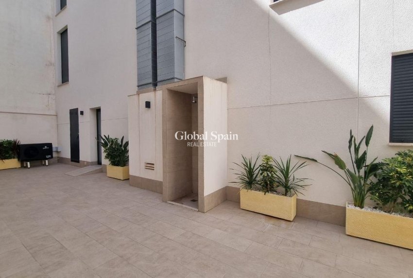 Odsprzedaż - PENTHOUSE -
TORREVIEJA - Playa del Cura