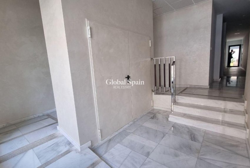 Odsprzedaż - PENTHOUSE -
TORREVIEJA - Playa del Cura