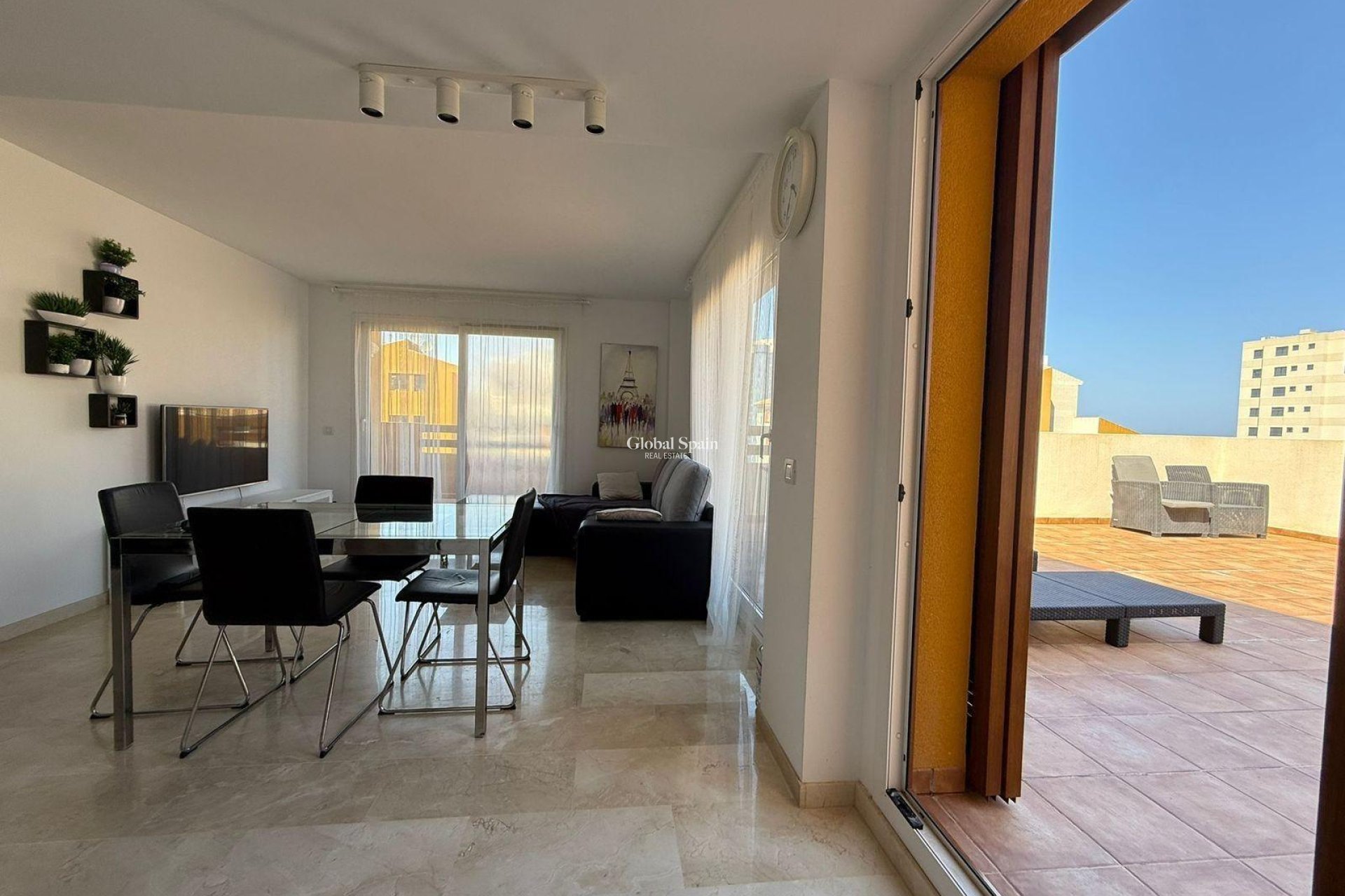 Odsprzedaż - PENTHOUSE -
TORREVIEJA - Punta Prima