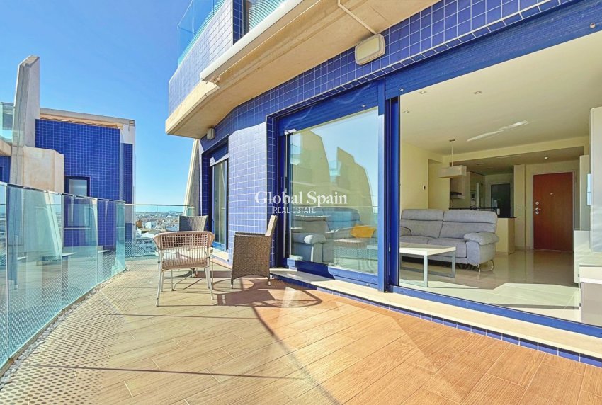 Odsprzedaż - PENTHOUSE -
TORREVIEJA - Punta Prima