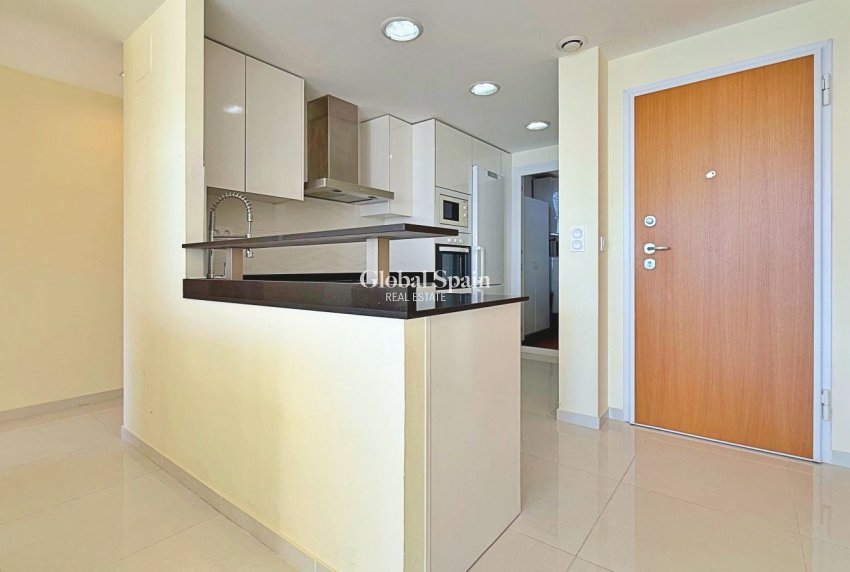 Odsprzedaż - PENTHOUSE -
TORREVIEJA - Punta Prima