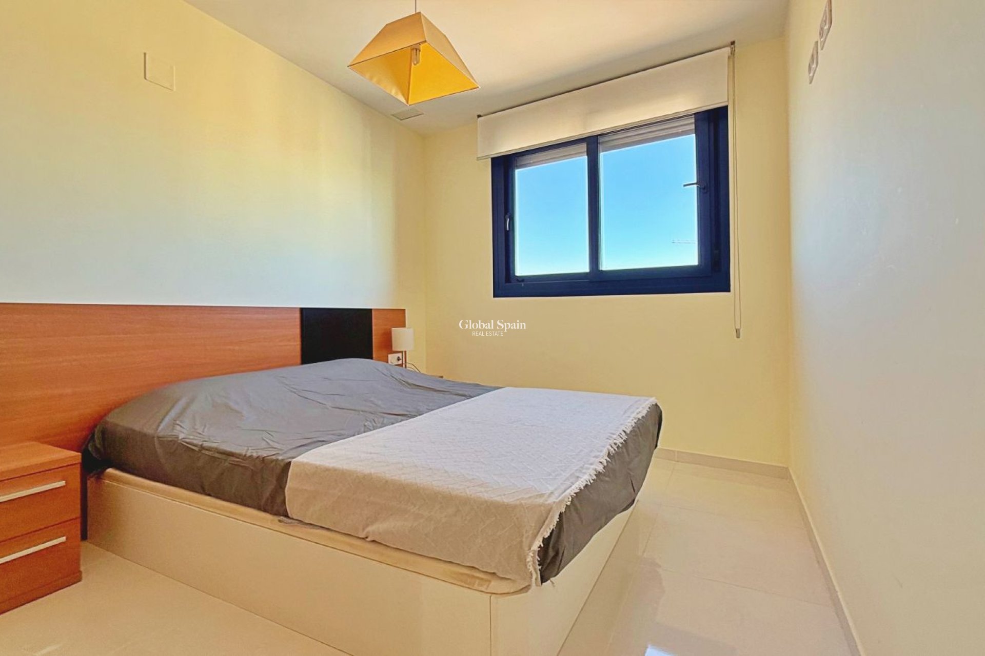 Odsprzedaż - PENTHOUSE -
TORREVIEJA - Punta Prima