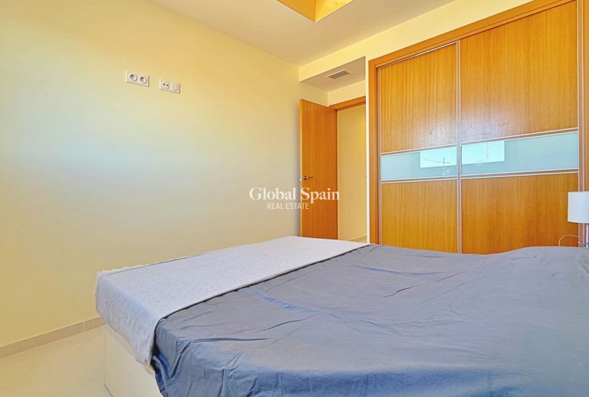 Odsprzedaż - PENTHOUSE -
TORREVIEJA - Punta Prima