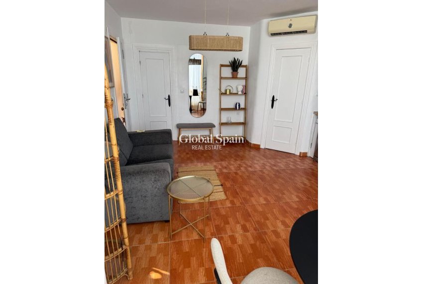 Odsprzedaż - PENTHOUSE -
TORREVIEJA - Punta Prima