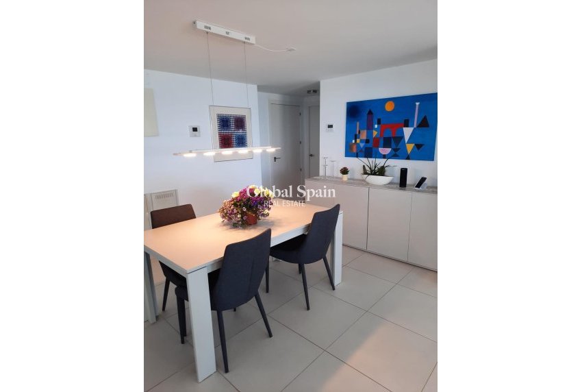 Odsprzedaż - PENTHOUSE -
TORREVIEJA - Punta Prima