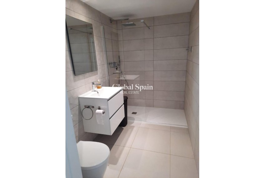 Odsprzedaż - PENTHOUSE -
TORREVIEJA - Punta Prima