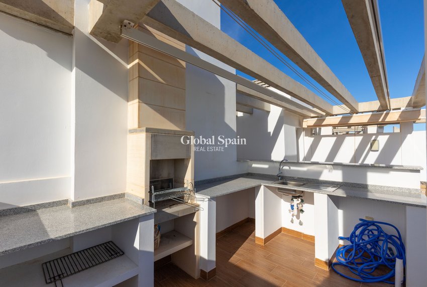 Odsprzedaż - PENTHOUSE -
TORREVIEJA - Punta Prima