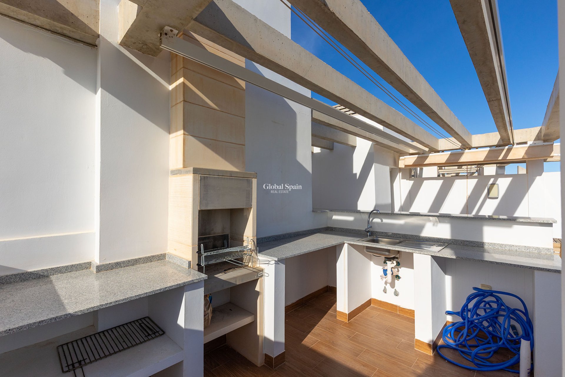 Odsprzedaż - PENTHOUSE -
TORREVIEJA - Punta Prima