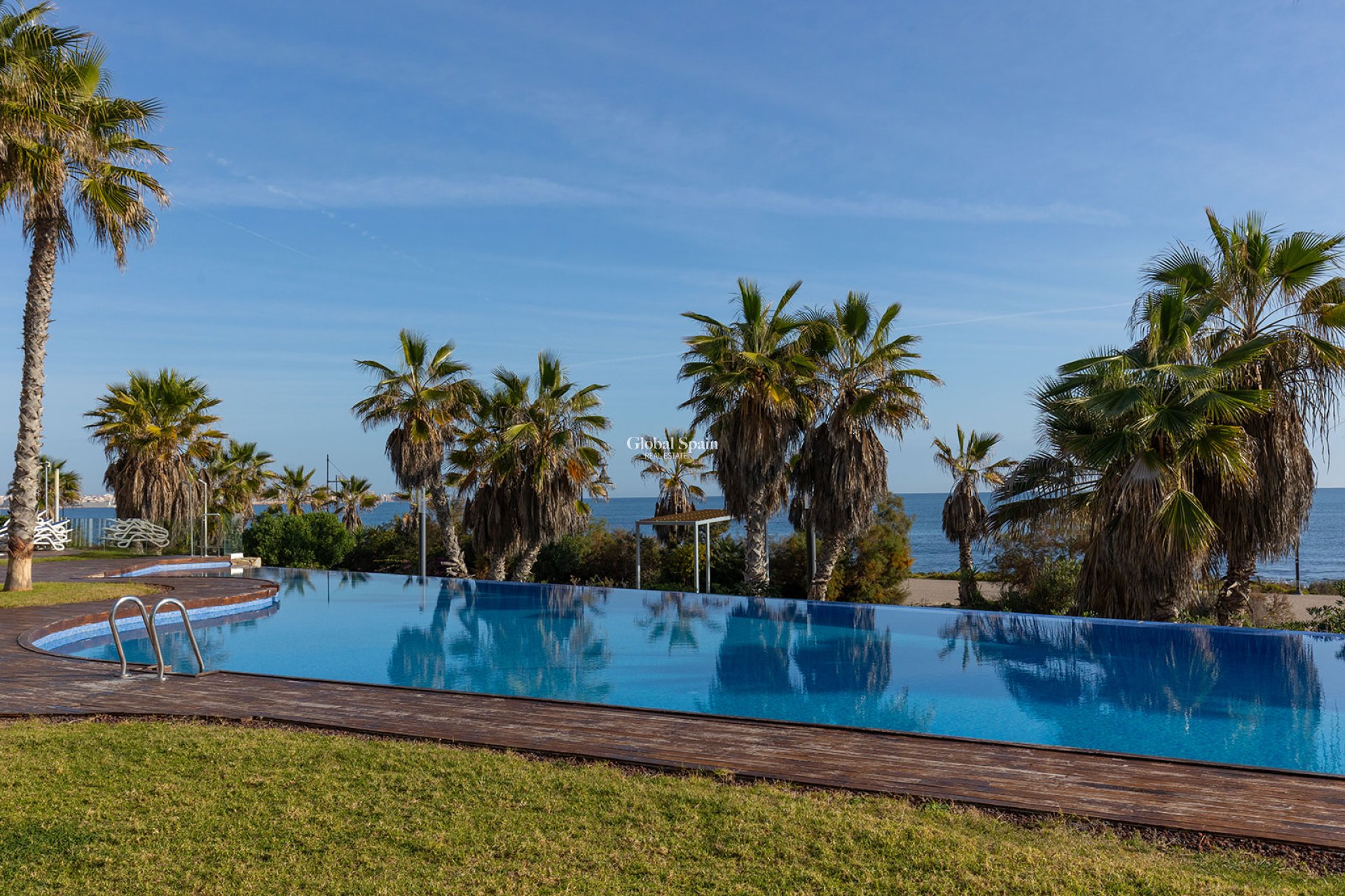 Odsprzedaż - PENTHOUSE -
TORREVIEJA - Punta Prima