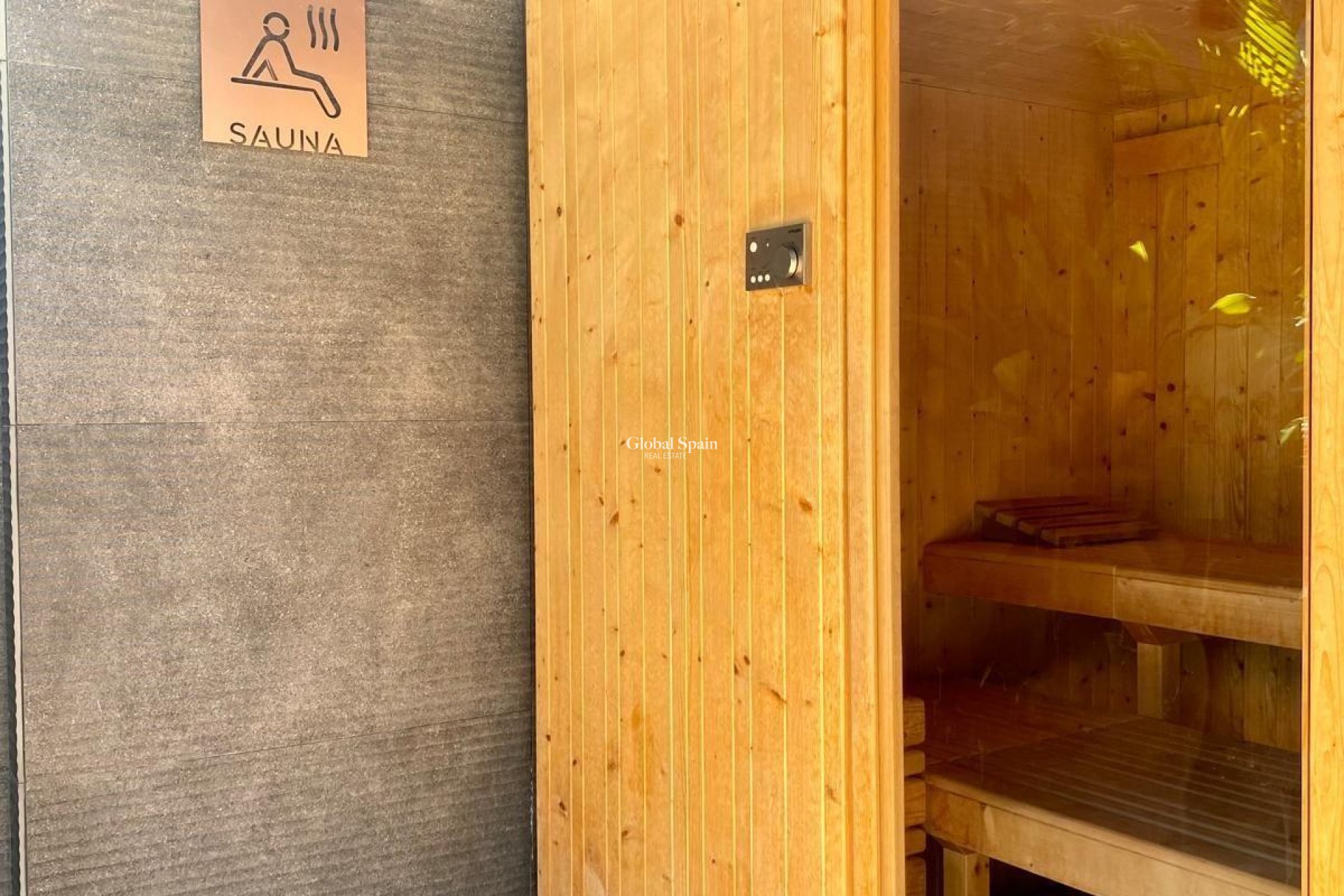 Odsprzedaż - PENTHOUSE -
TORREVIEJA - Punta Prima