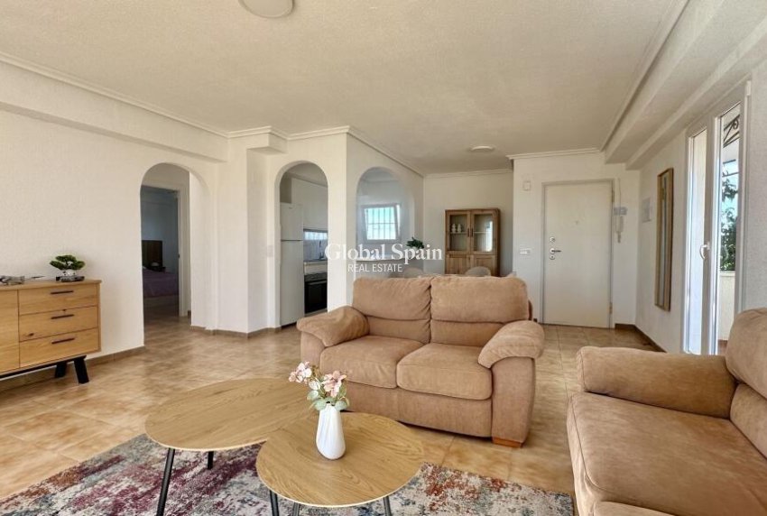 Odsprzedaż - PENTHOUSE -
TORREVIEJA - Punta Prima