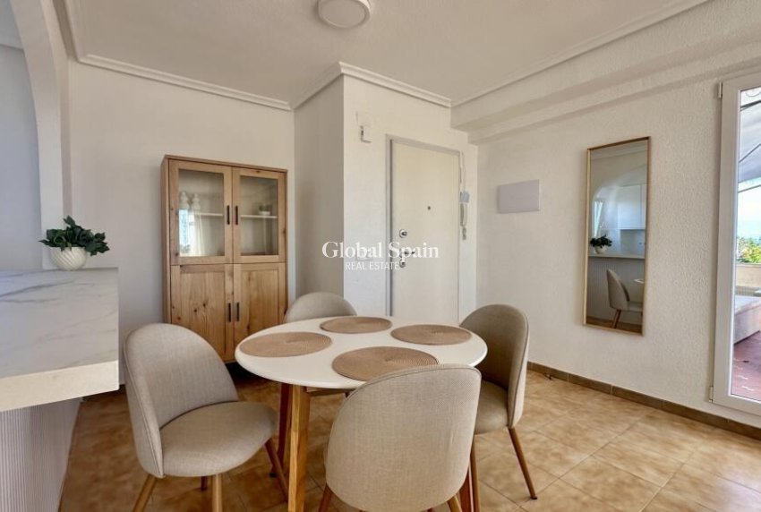 Odsprzedaż - PENTHOUSE -
TORREVIEJA - Punta Prima