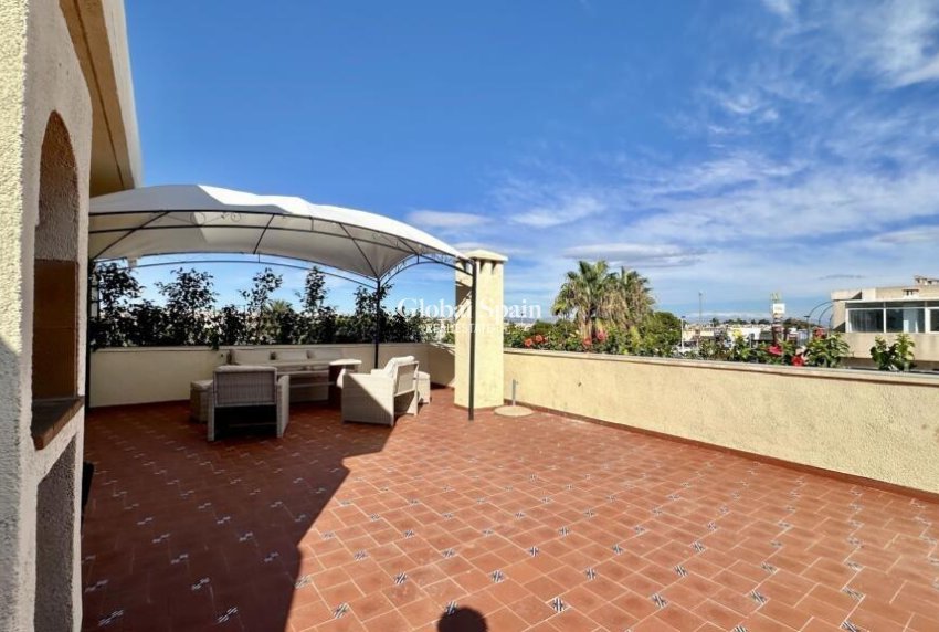 Odsprzedaż - PENTHOUSE -
TORREVIEJA - Punta Prima