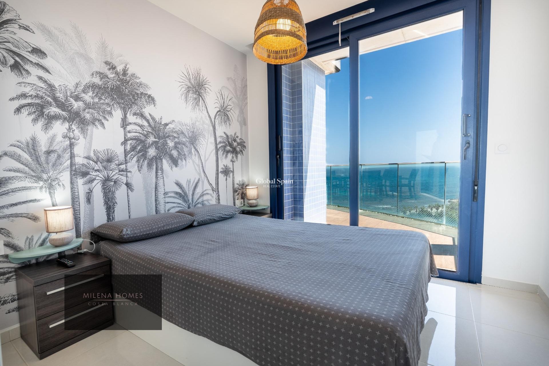 Odsprzedaż - PENTHOUSE -
TORREVIEJA - Punta Prima