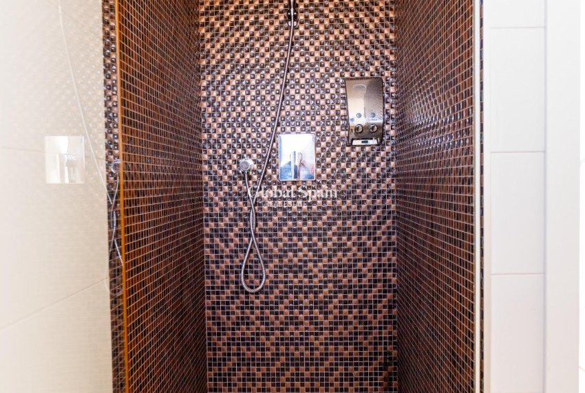 Odsprzedaż - PENTHOUSE -
TORREVIEJA - Punta Prima