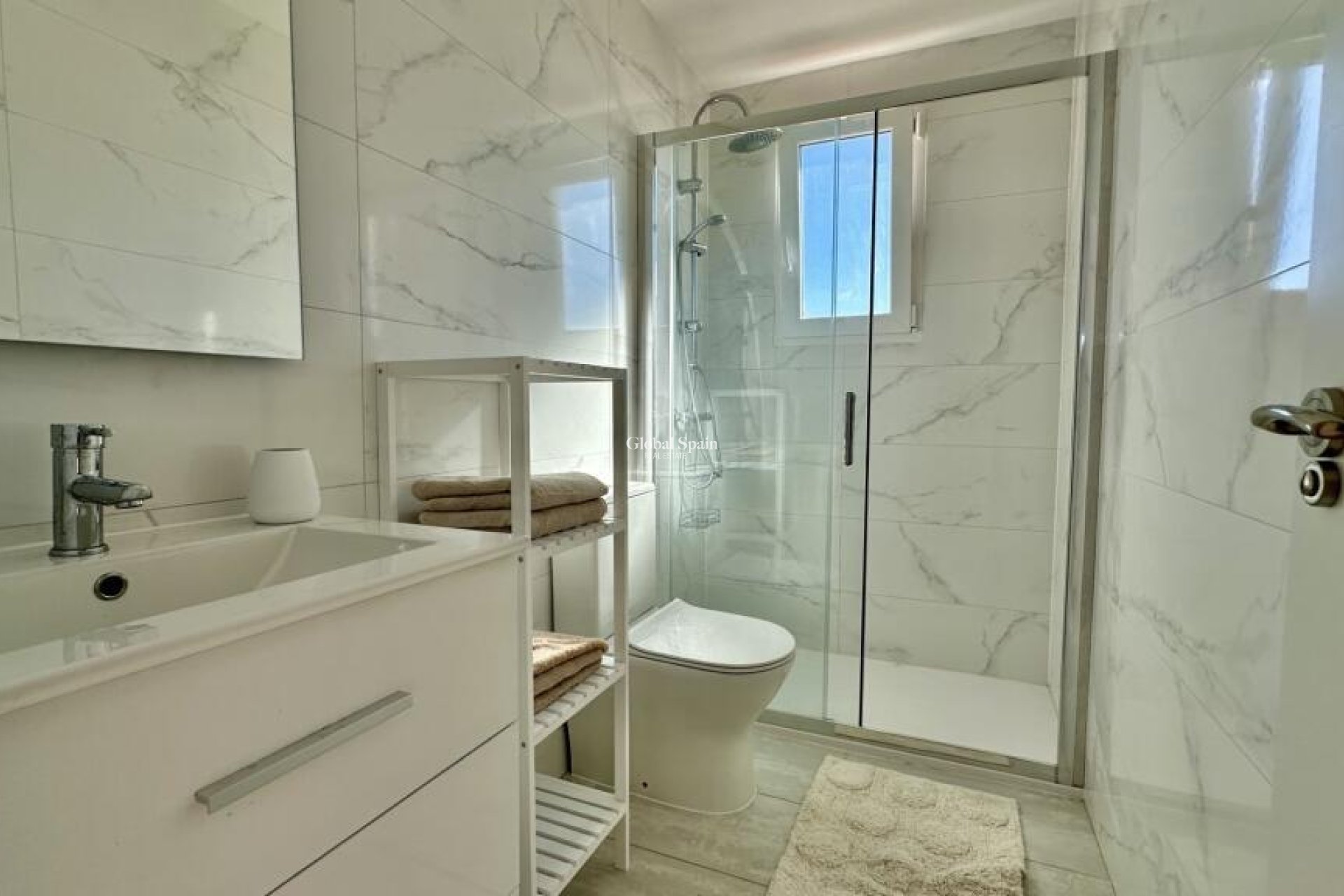 Odsprzedaż - PENTHOUSE -
TORREVIEJA - Punta Prima