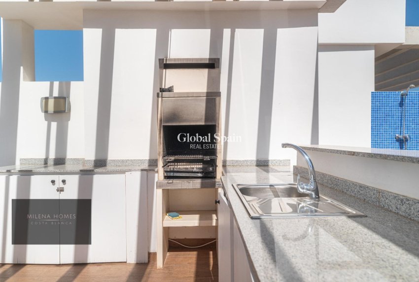 Odsprzedaż - PENTHOUSE -
TORREVIEJA - Punta Prima