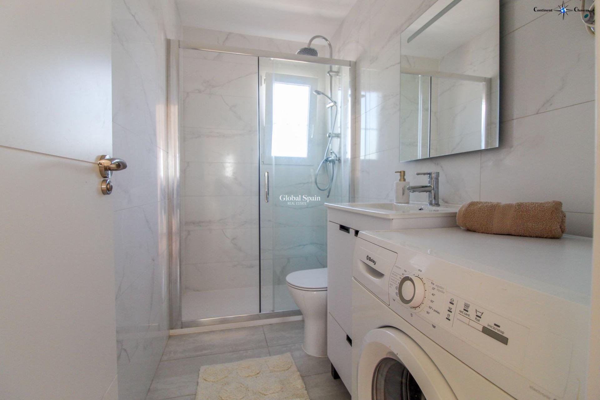 Odsprzedaż - PENTHOUSE -
TORREVIEJA - Punta Prima