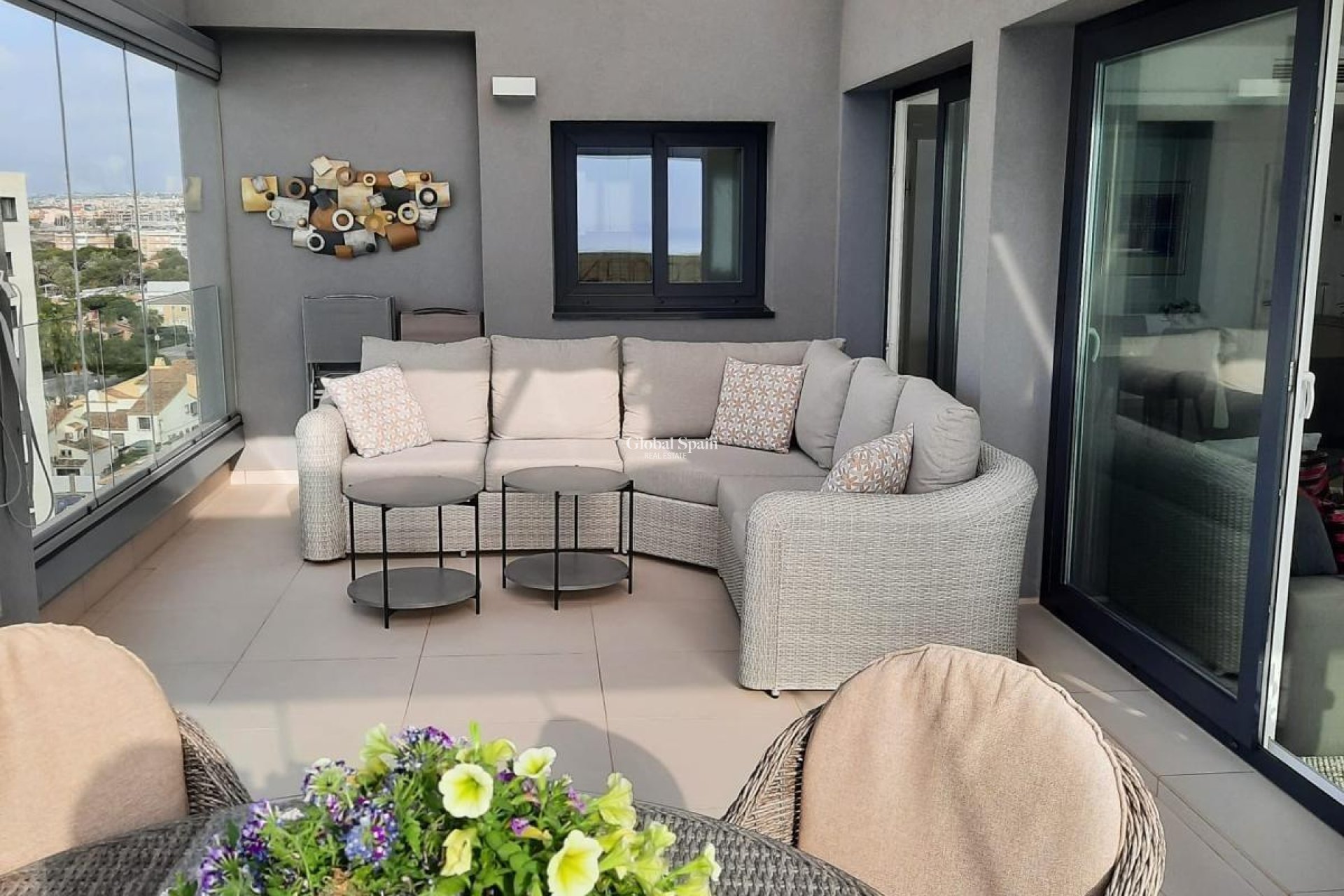 Odsprzedaż - PENTHOUSE -
TORREVIEJA - Punta Prima