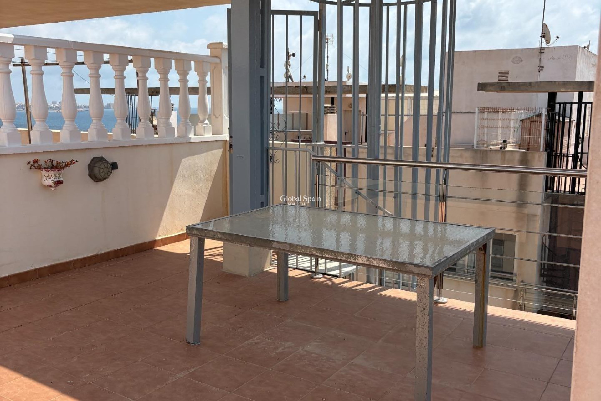 Odsprzedaż - PENTHOUSE -
TORREVIEJA - Punta Prima