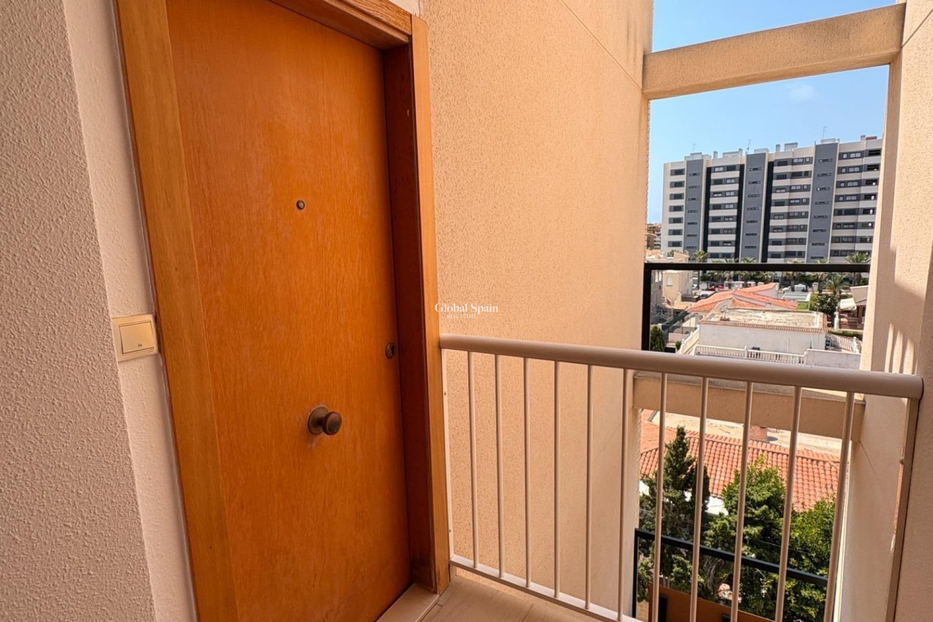 Odsprzedaż - PENTHOUSE -
TORREVIEJA - Punta Prima