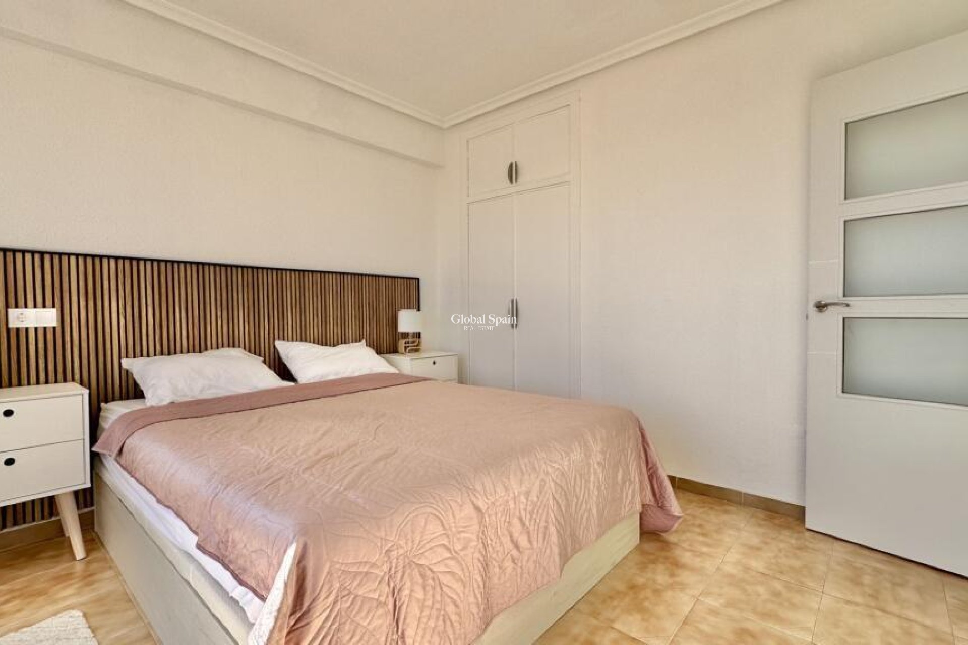 Odsprzedaż - PENTHOUSE -
TORREVIEJA - Punta Prima