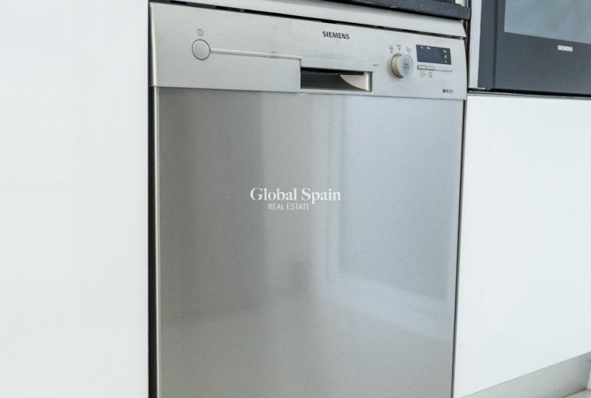 Odsprzedaż - PENTHOUSE -
TORREVIEJA - Punta Prima