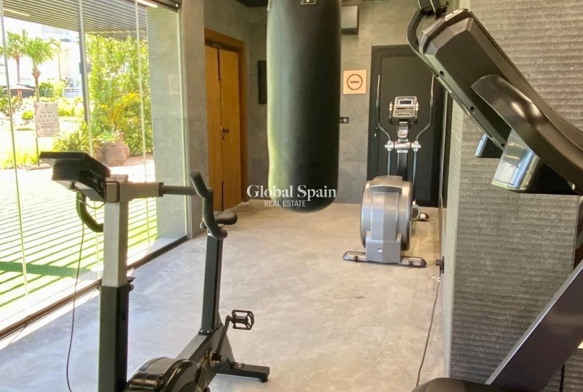 Odsprzedaż - PENTHOUSE -
TORREVIEJA - Punta Prima